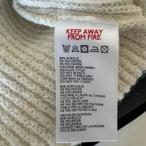 Off the shoulder Cream Sweater - Picture 6 of 6